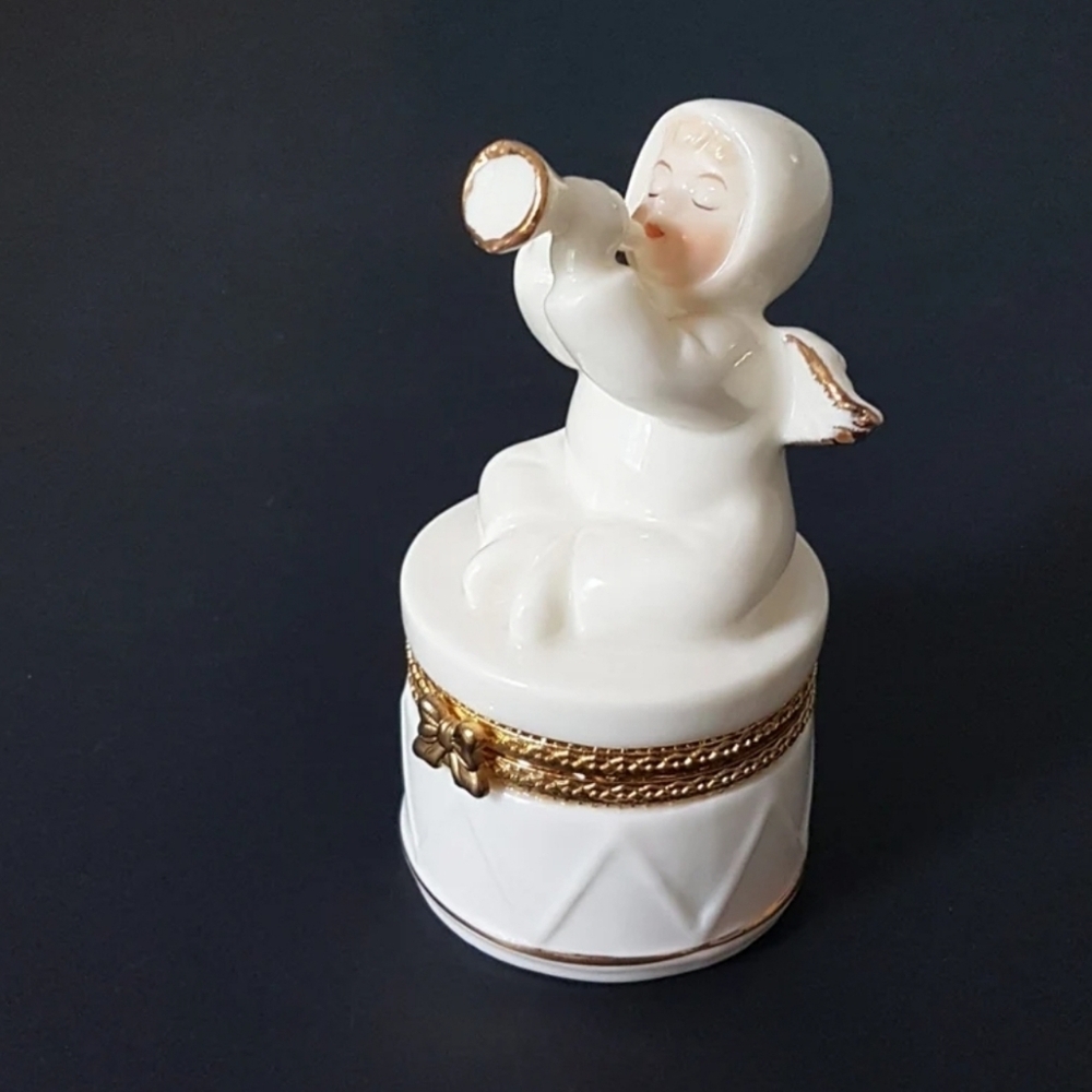 Formalities by Baum Bros Ivory Porcelain Vintage Angel Jewelry Ring Trinket Box